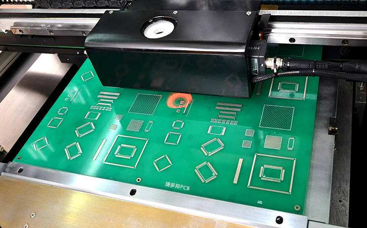 关于PCBA加工过程中锡膏印刷应该如何控制